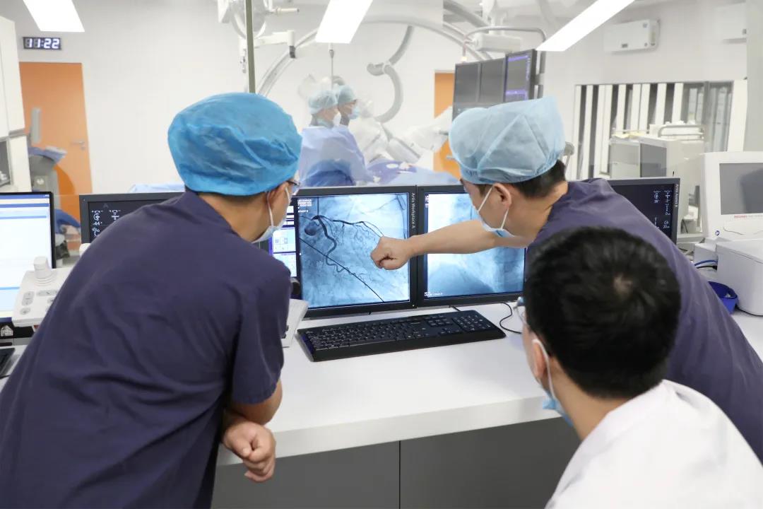 1600225495784065918.jpg 5.jpg