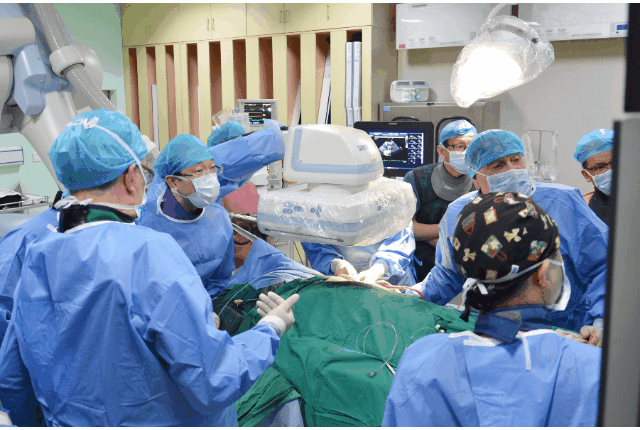 1615279743092034822.gif 医学研究中心.gif